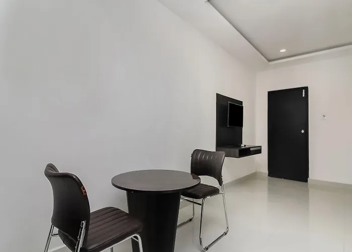 Oyo 26941 Hotel Palm International